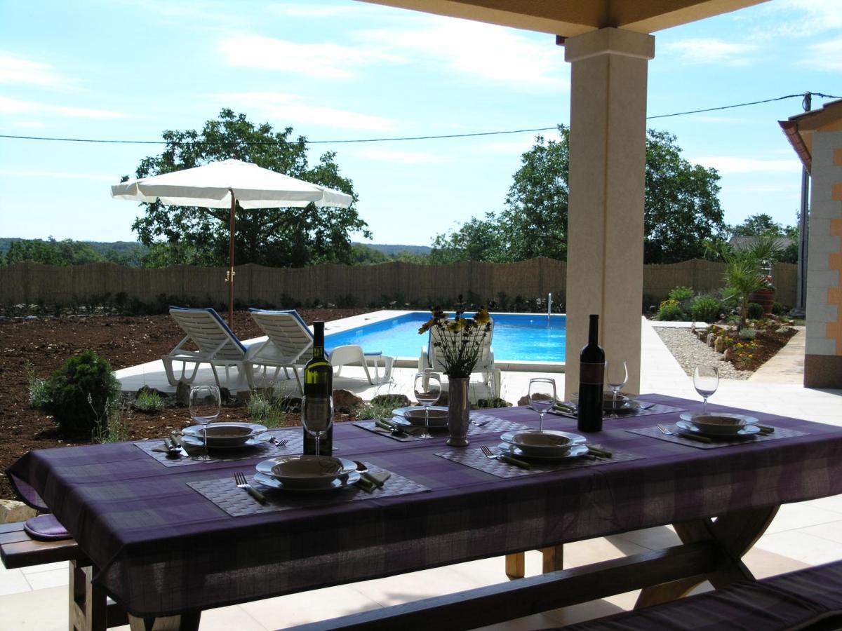 Tinjan Villa Fragola - Holiday House With Large Garden מראה חיצוני תמונה