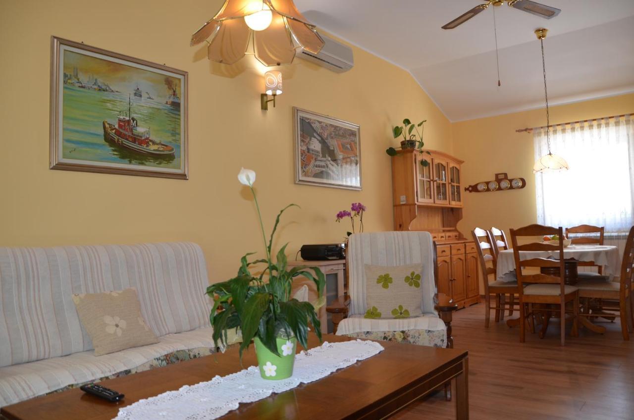 Tinjan Villa Fragola - Holiday House With Large Garden מראה חיצוני תמונה