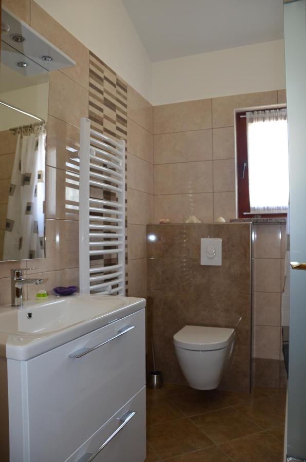 Tinjan Villa Fragola - Holiday House With Large Garden מראה חיצוני תמונה