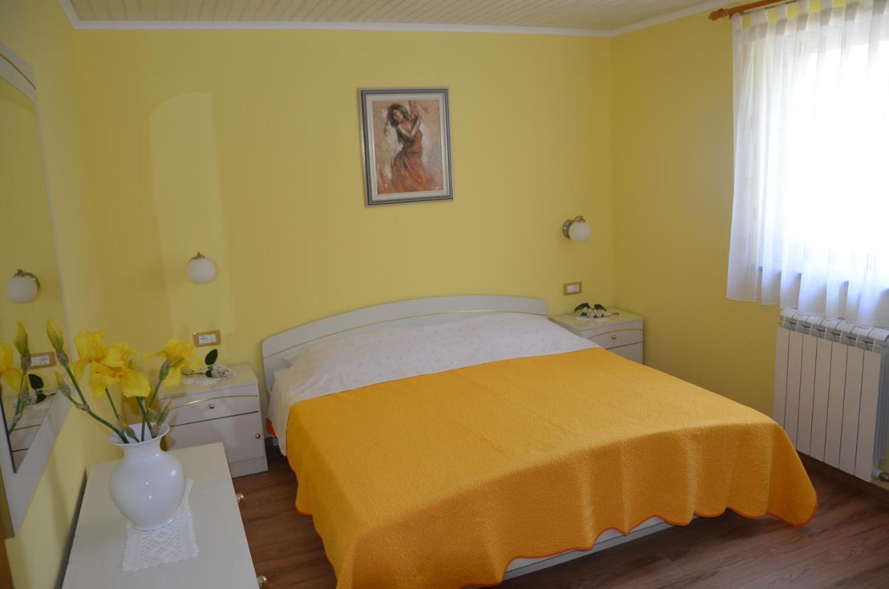 Tinjan Villa Fragola - Holiday House With Large Garden מראה חיצוני תמונה