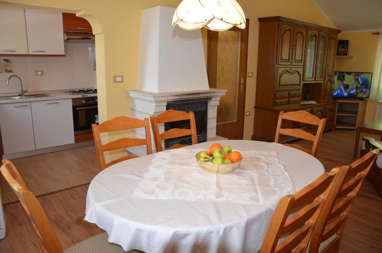 Tinjan Villa Fragola - Holiday House With Large Garden מראה חיצוני תמונה