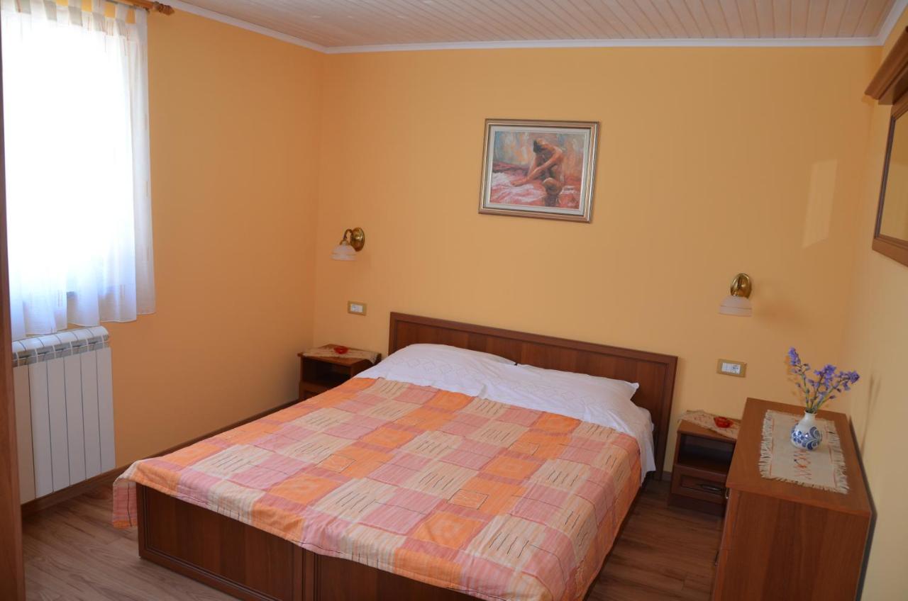 Tinjan Villa Fragola - Holiday House With Large Garden מראה חיצוני תמונה
